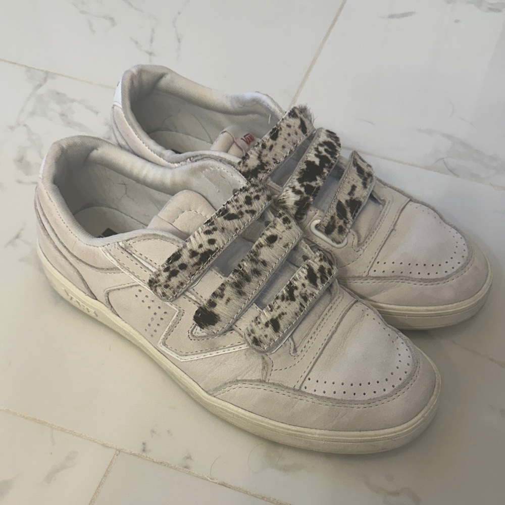 Vans lowland white sneakers with Velcro straps 9.5 women’s